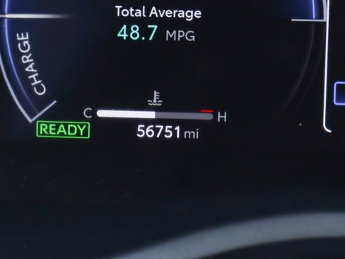 Used 2025 Toyota Camry XLE FWD image 25
