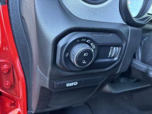 Used 2024 Jeep Gladiator Sport image 21