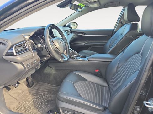 Used 2022 Toyota Camry SE image 10