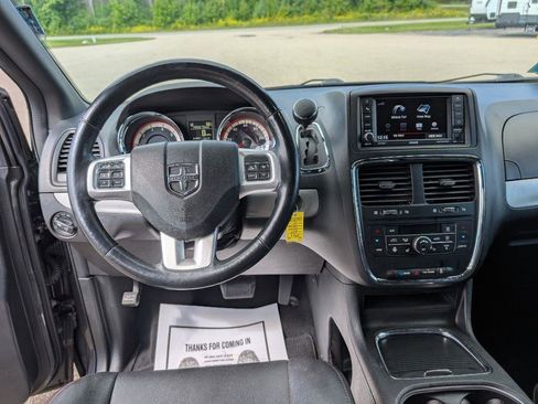 Used 2019 Dodge Grand Caravan GT FWD image 9