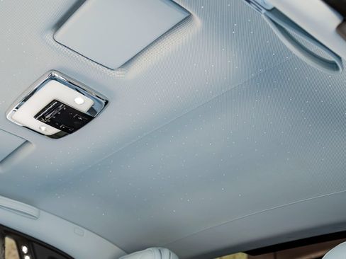 Used 2023 Rolls-Royce Phantom Sedan w/ The Phantom Package RWD image 18