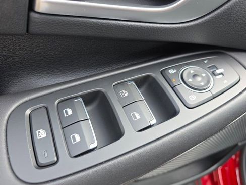 Used 2025 Hyundai Sonata SE image 21