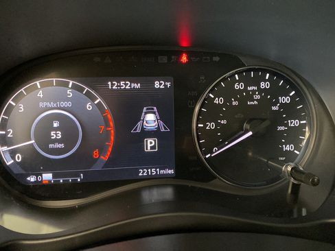 Used 2024 Nissan Kicks SV w/ Interior Electronics Package FWD image 16