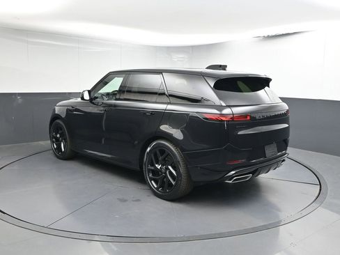 New 2025 Land Rover Range Rover Sport Dynamic SE image 3