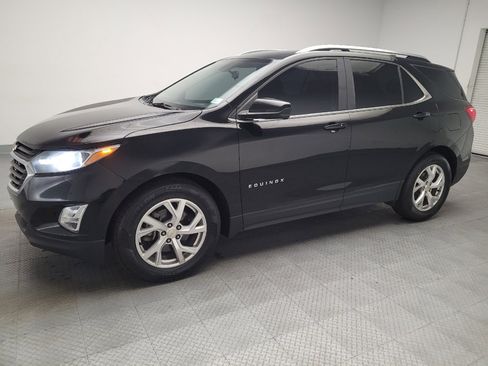 Used 2018 Chevrolet Equinox LT FWD image 2