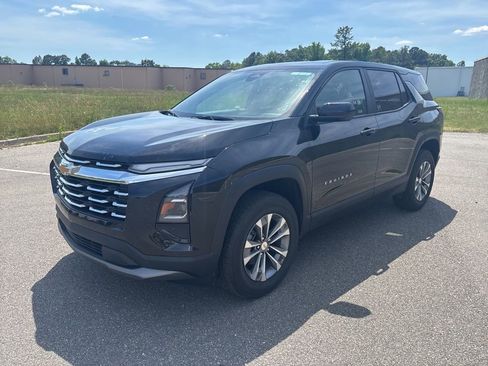 Used 2026 Chevrolet Equinox LT FWD image 3
