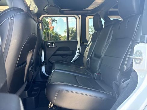 Used 2023 Jeep Wrangler Unlimited Sahara AWD/4WD image 17