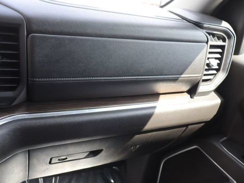 Used 2025 Chevrolet Silverado 1500 LT RWD image 30