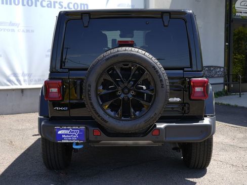 Used 2024 Jeep Wrangler Unlimited Sahara w/ Technology Group AWD/4WD image 6