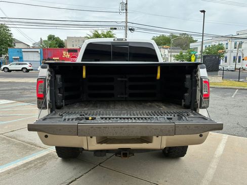 Used 2011 Ford F250 Lariat w/ Lariat Ultimate Pkg AWD/4WD image 23