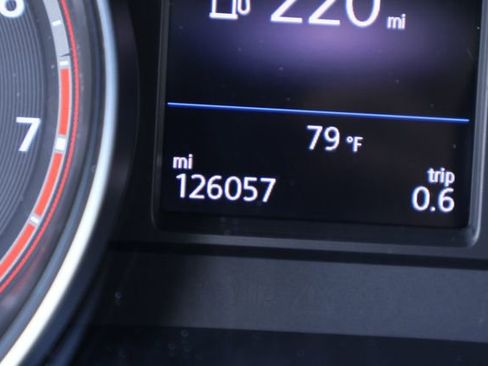 Used 2021 Volkswagen Atlas SE w/ Panoramic Sunroof Package image 2