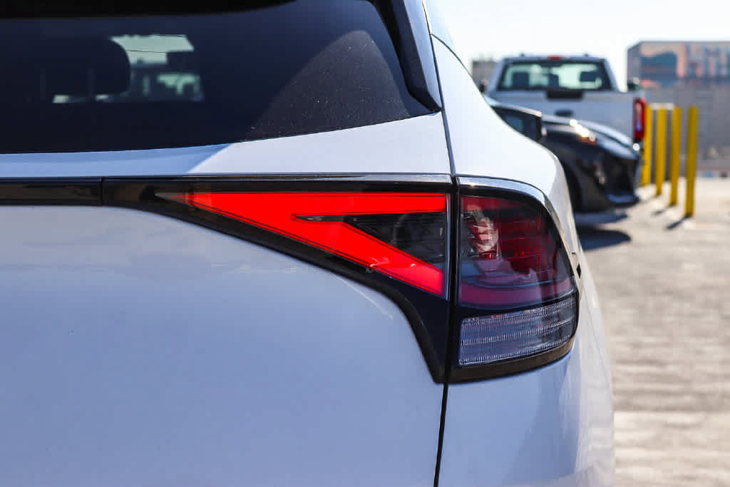 Used 2024 Kia Sportage EX FWD image 9