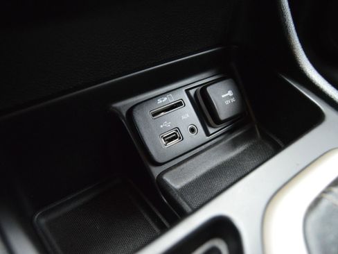 Used 2015 Jeep Cherokee Latitude image 13