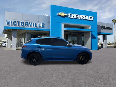 Used 2020 Alfa Romeo Stelvio Ti Sport w/ Quick Order Package 22S Sport AWD/4WD image 4