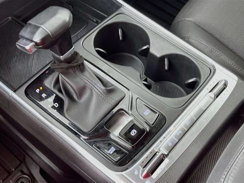 Used 2025 Kia Carnival SX Prestige FWD image 18