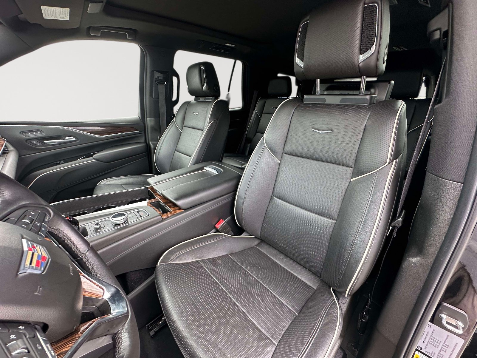 Used 2021 Cadillac Escalade Premium Luxury AWD/4WD image 23