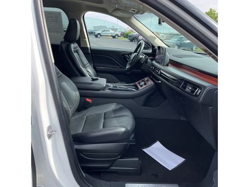 Used 2024 Lincoln Aviator Reserve AWD/4WD image 5
