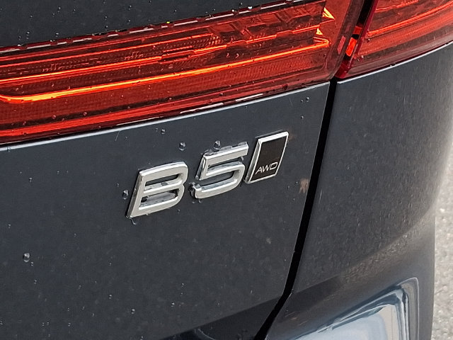 Used 2024 Volvo XC60 B5 Plus w/ Protection Package Premier AWD/4WD image 32
