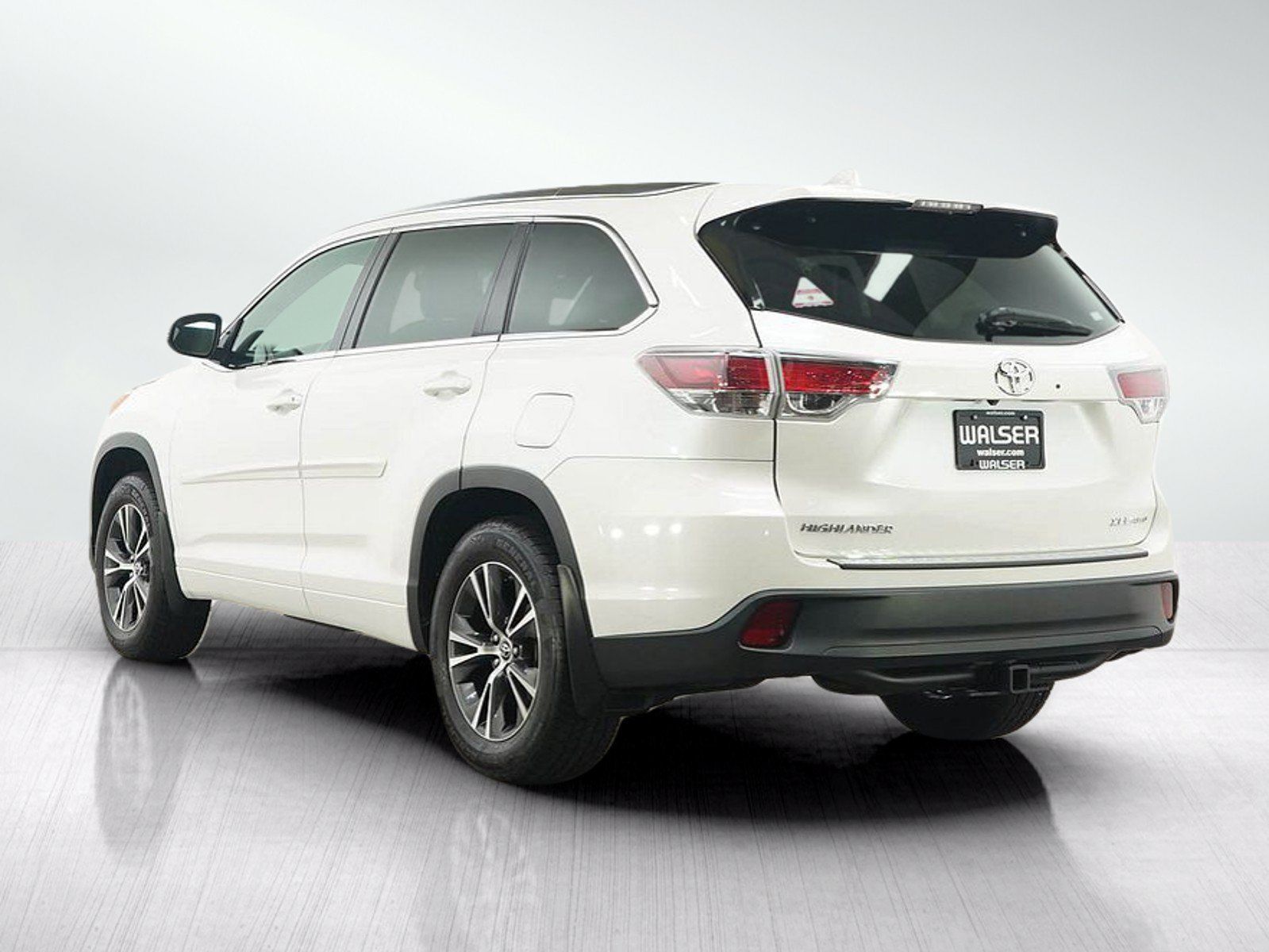 Used 2016 Toyota Highlander XLE w/ Protection Package #3 AWD/4WD image 3