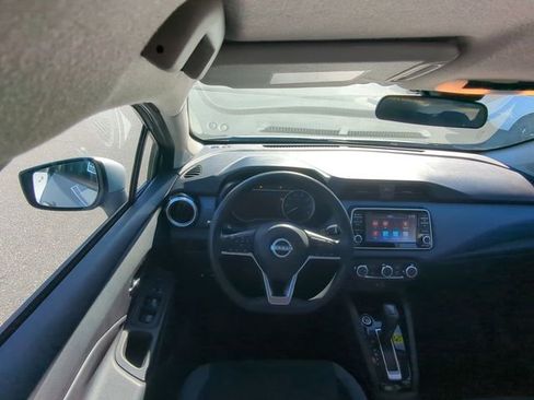 Used 2023 Nissan Versa SV image 37