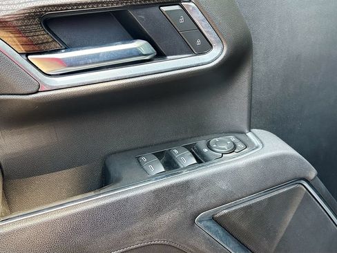 Used 2025 Chevrolet Silverado 1500 LT AWD/4WD image 18