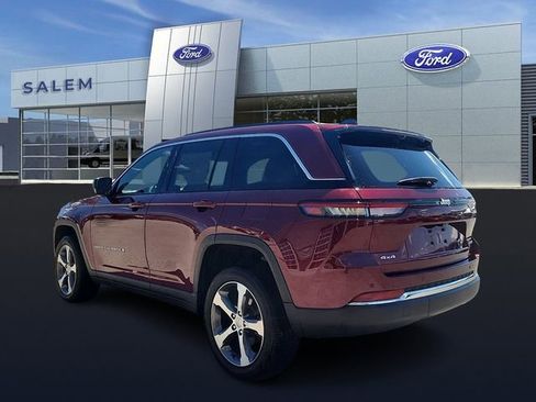 Used 2025 Jeep Grand Cherokee Limited w/ Luxury Tech Group II AWD/4WD image 4