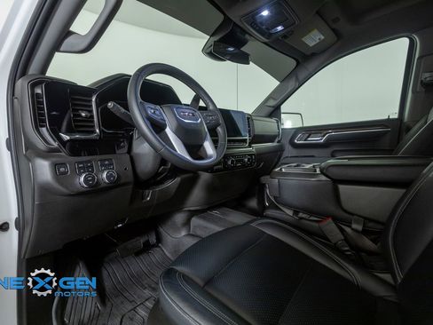 Used 2023 GMC Sierra 1500 SLE AWD/4WD image 10