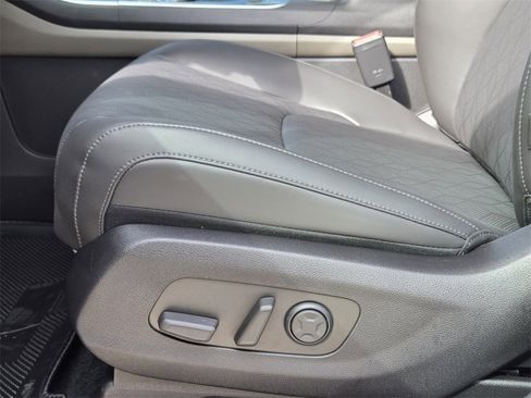 New 2026 Kia Carnival EX image 19