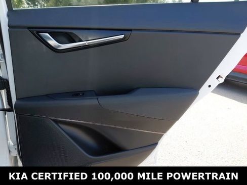Certified 2024 Kia Niro EX image 28