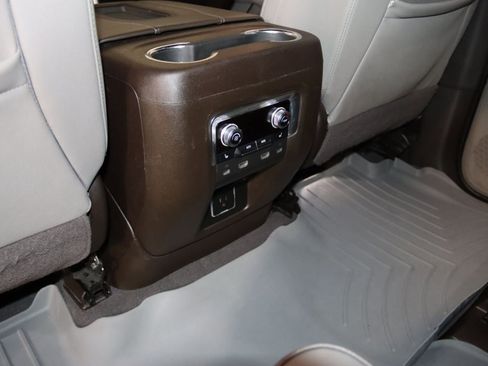 Used 2023 GMC Yukon XL SLT w/ SLT Premium Package AWD/4WD image 68