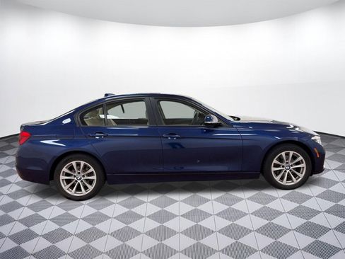 Used 2018 BMW 320i xDrive Sedan w/ Convenience Package AWD/4WD image 8