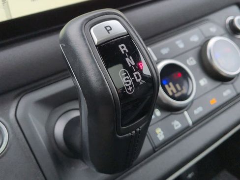 Used 2022 Land Rover Defender 110 SE image 35