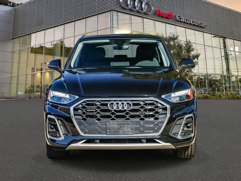 Used 2023 Audi Q5 e Premium w/ Convenience Package AWD/4WD image 2
