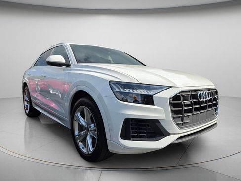 Used 2023 Audi Q8 Premium w/ Convenience Package AWD/4WD image 7
