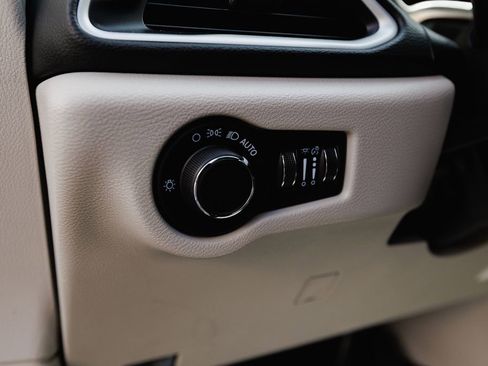 Used 2023 Chrysler Voyager LX FWD image 28