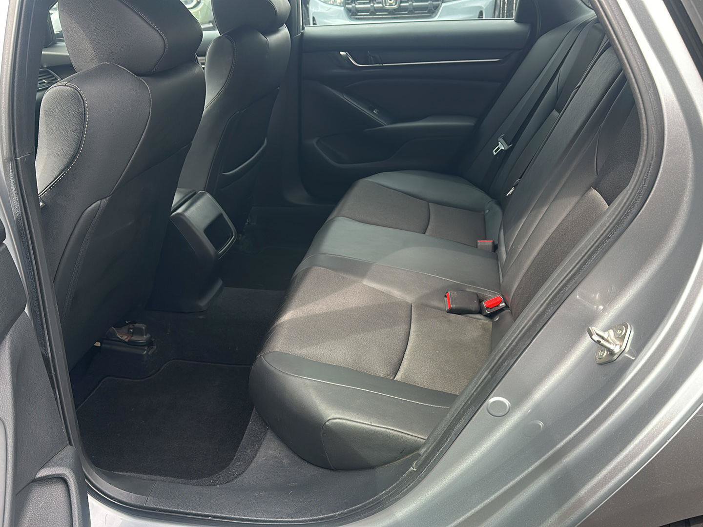 Used 2019 Honda Accord Sport image 9