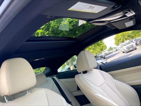 Used 2024 BMW M440i Coupe RWD image 23