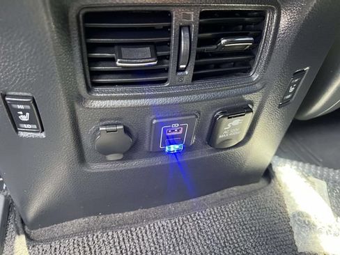 Used 2024 Nissan Titan PRO-4X w/ Pro-4x Convenience Package AWD/4WD image 14