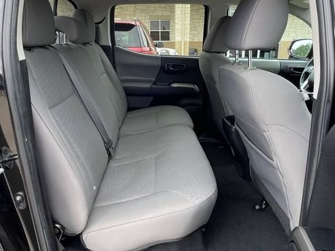 Used 2022 Toyota Tacoma SR5 RWD image 30