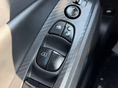 Used 2025 Nissan Altima 2.5 SV FWD image 19