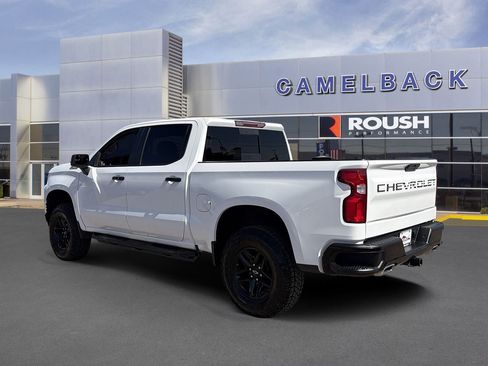Used 2021 Chevrolet Silverado 1500 LT Trail Boss w/ Convenience Package II AWD/4WD image 4