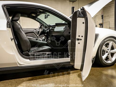 Used 2010 Ford Mustang GT RWD image 65