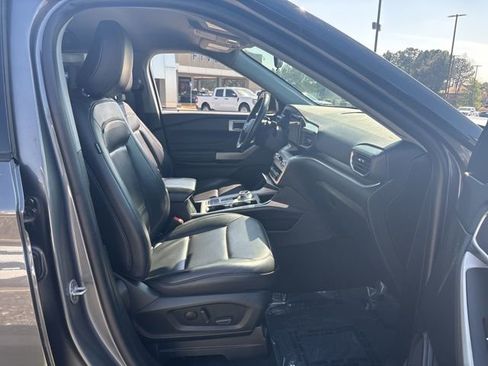 Certified 2021 Ford Explorer XLT w/ Equipment Group 202A image 21