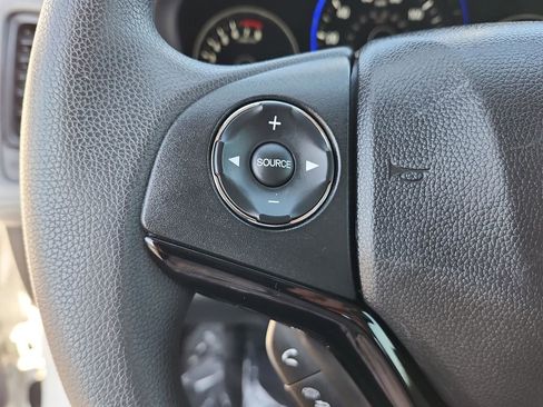 Used 2017 Honda HR-V LX image 30