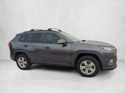 Used 2021 Toyota RAV4 XLE w/ Convenience Package FWD image 4
