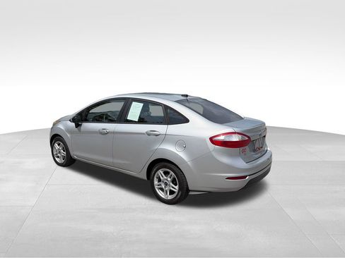 Used 2018 Ford Fiesta SE FWD image 4
