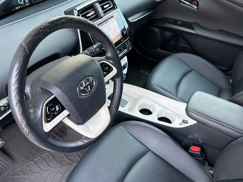 Used 2016 Toyota Prius Four w/ Advanced Technology Package FWD image 12
