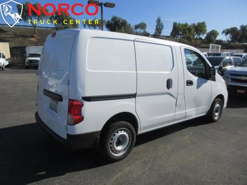 Used 2015 Nissan NV200 S image 2