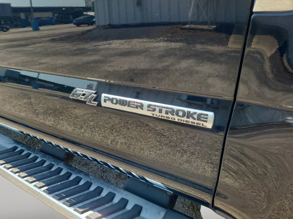 Used 2017 Ford F350 XLT w/ XLT Premium Package AWD/4WD image 24