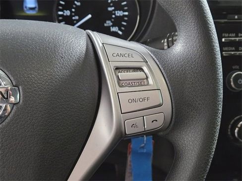 Used 2016 Nissan Rogue S image 32